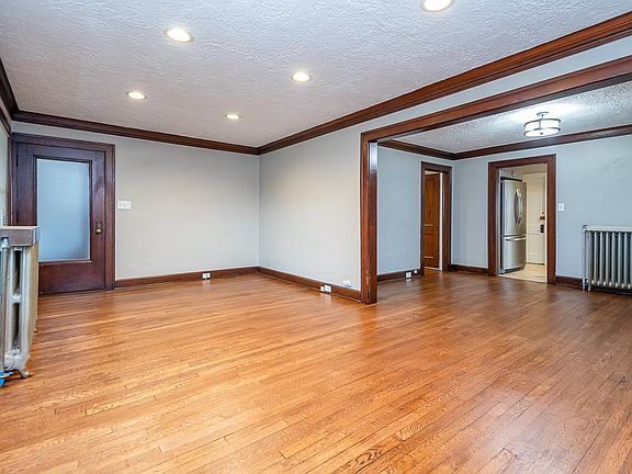 3rd image of 17213 Clifton Blvd Floor 1