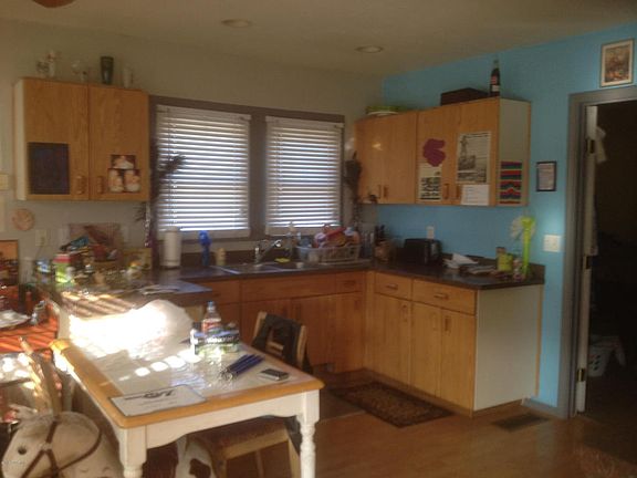 3rd image of 925 N 1st St