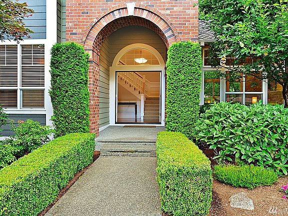 2nd image of 19503 222nd Ave NE