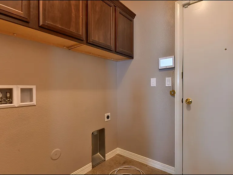 6560 Westfield Dr — Photo 28