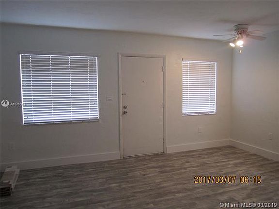 3rd image of 1860 Venice Park Dr APT 217