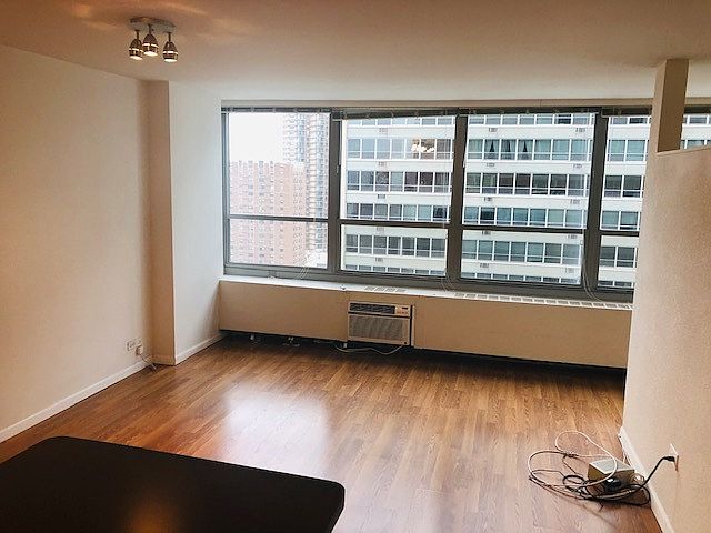1st image of 3550 N Lake Shore Dr APT 1911