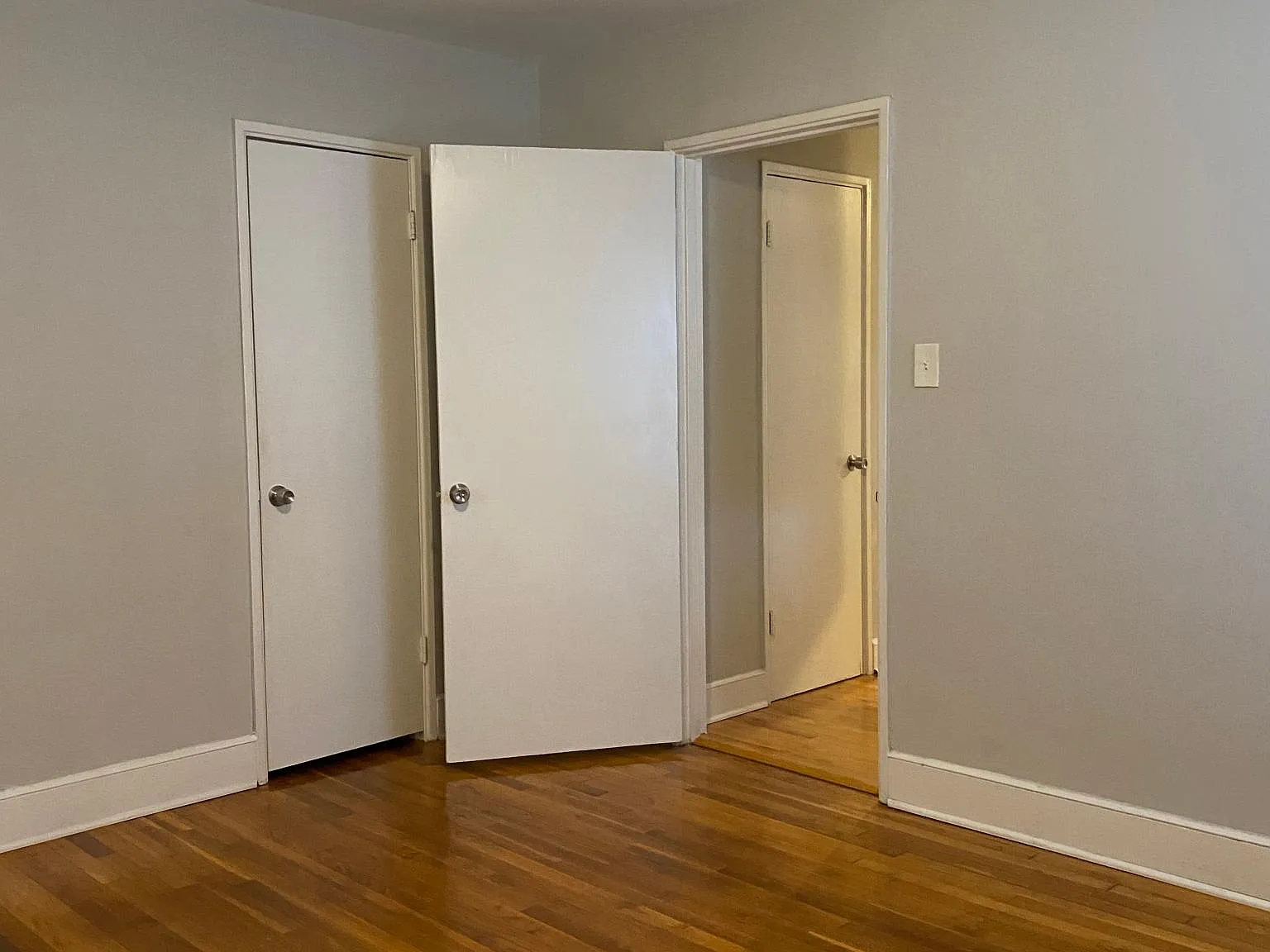 1 bed, 700 sqft, $1,300 — Photo 3