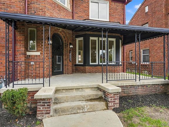 3rd image of 1821 Oakman Blvd