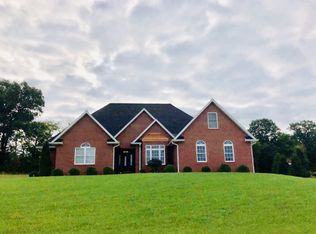 426 Summer Lake Dr, Bedford, IN 47421