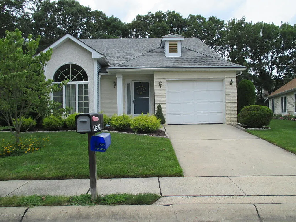 1582 Crimson Rd photo 1