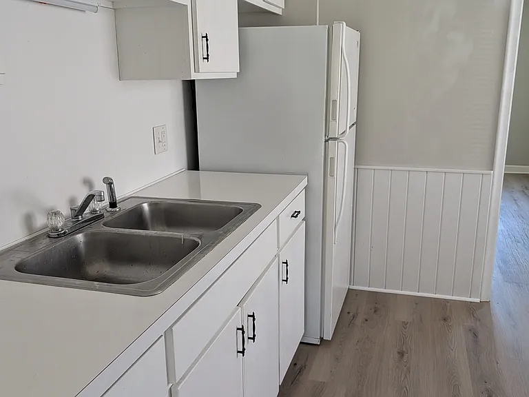 21712 Lakeview St — Photo 7