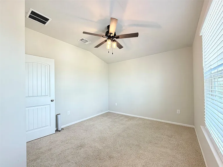 10502 Fulton Ave — Photo 26