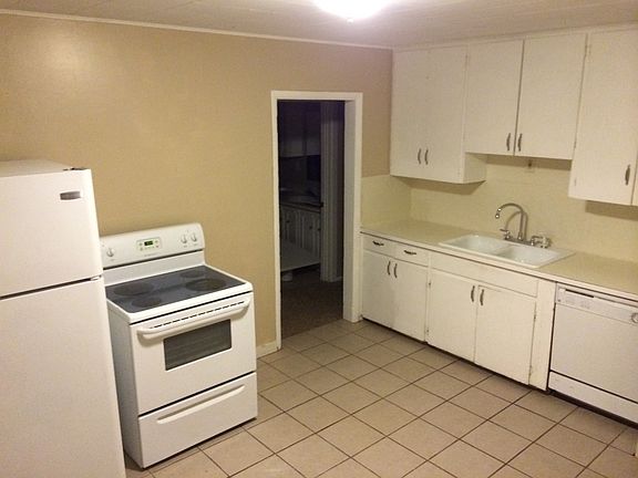 5th image of 665 E Roosevelt Ave