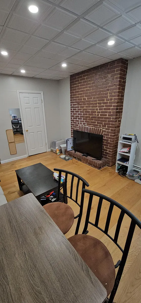 Building Photo - 138 S Negley Ave #4