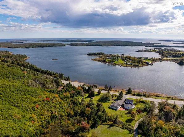 18467 Highway 7, Popes Harbour, NS B0J 3H0