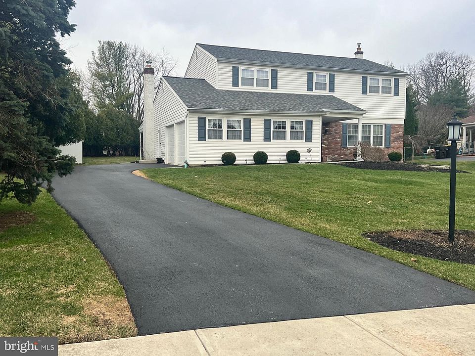 1st image of 1025 Singer Ln