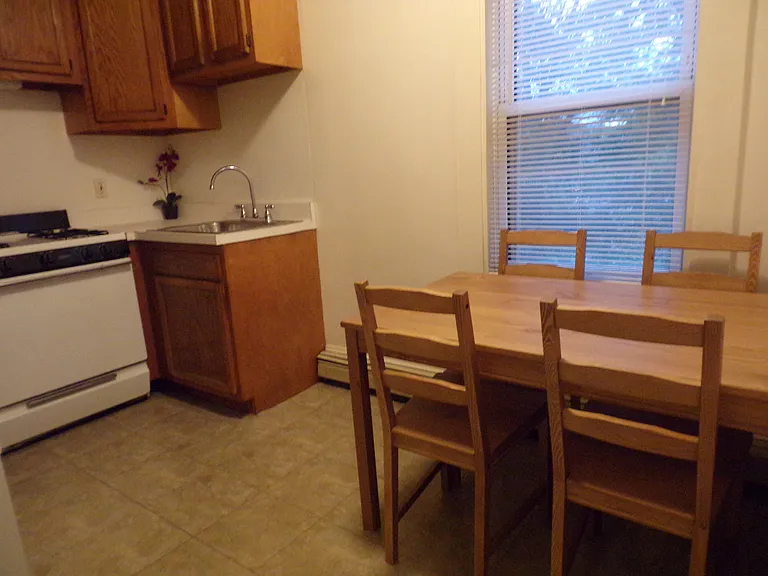 8 Adams Ct — Photo 6