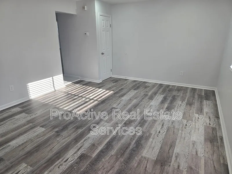 2 bed, 1.0 bath, 1148 sqft, $1,850 — Photo 4
