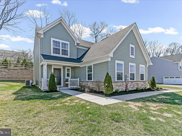 215 Sloan Dr, Coatesville, PA 19320