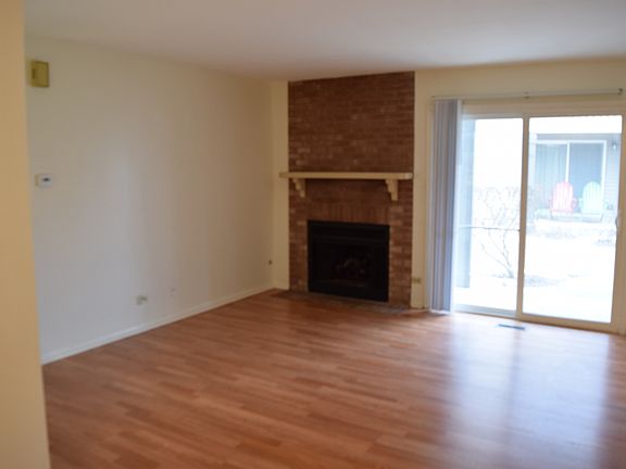 3rd image of 332 Grissom Ct