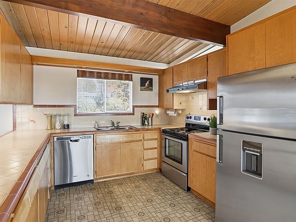 5th image of 1401 Lincoln Avenue NE