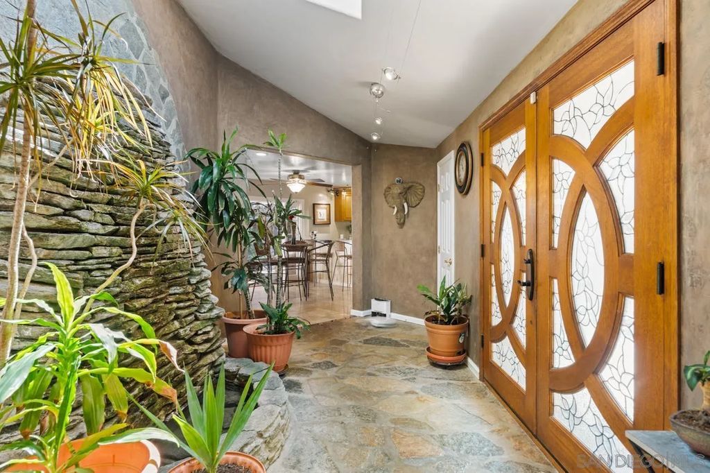 10880 Hess Dr, La Mesa, CA - View 6