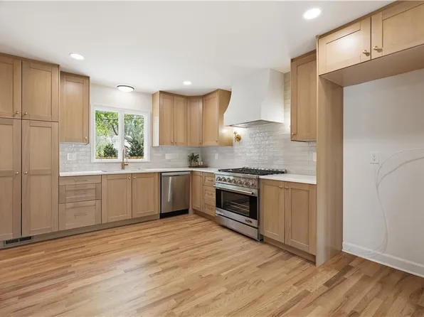 9827 Delmar St, Overland Park, KS 66207