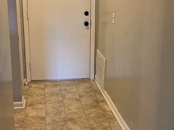 4th image of 1372 Hunters Rd APT G