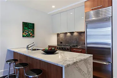 Rented by R New York