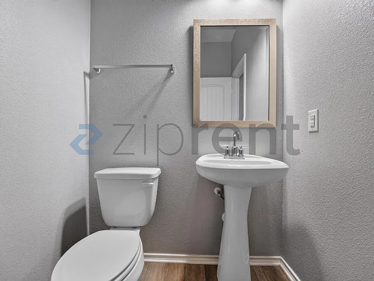 536 Ayinger Ln — Photo 31