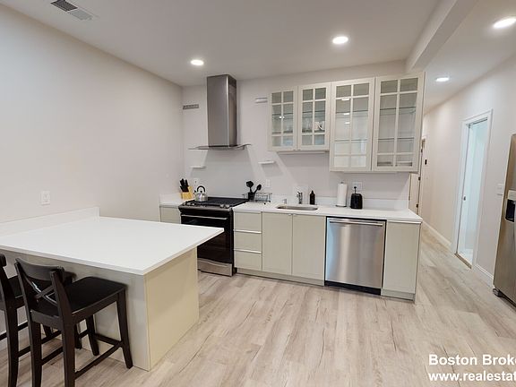 2nd image of 23 Newport St #1