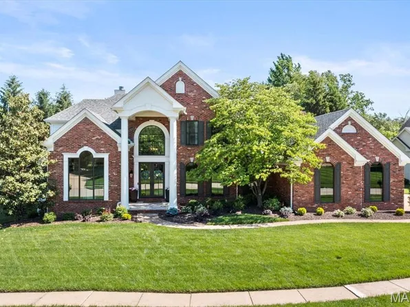 961 Tara Oaks Dr, Chesterfield, MO 63005