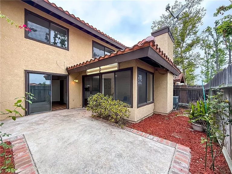 1034 Romney Dr — Photo 35