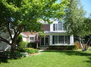 44 Crystal Ridge Dr, Crystal Lake, IL 60012