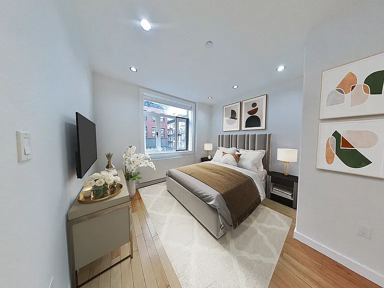 324 Grand St #5A — Photo 4