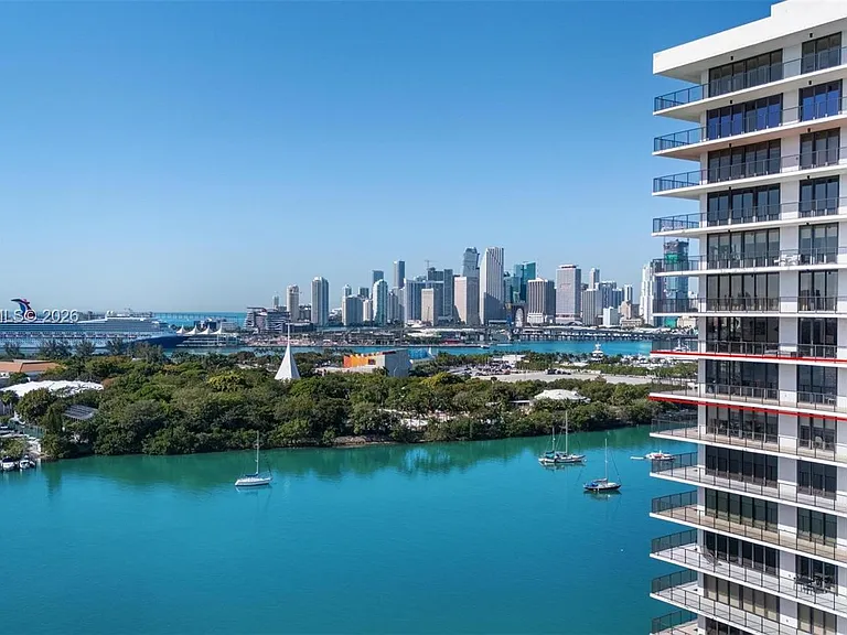 1000 Venetian Way #1501 — Photo 37