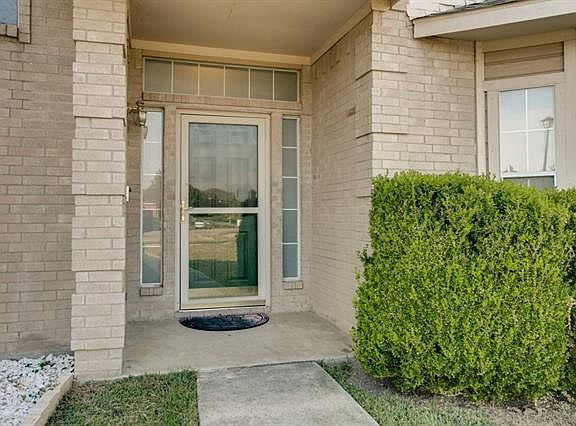 4th image of 901 Waterview Dr