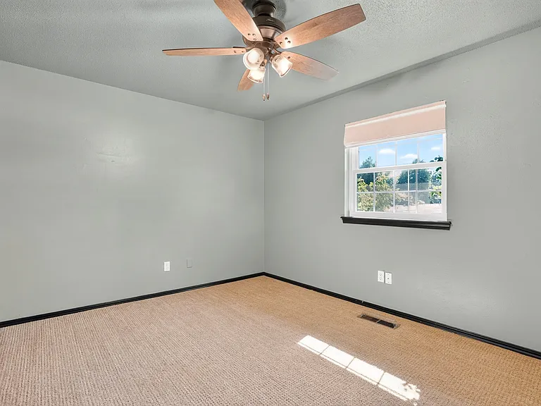 3304 Jim Robison Dr — Photo 17