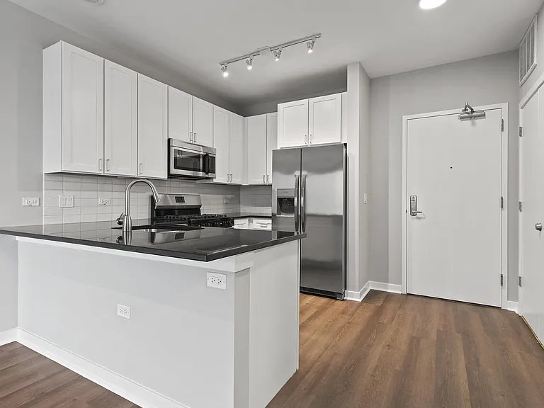 1717 Evanston — Photo 41