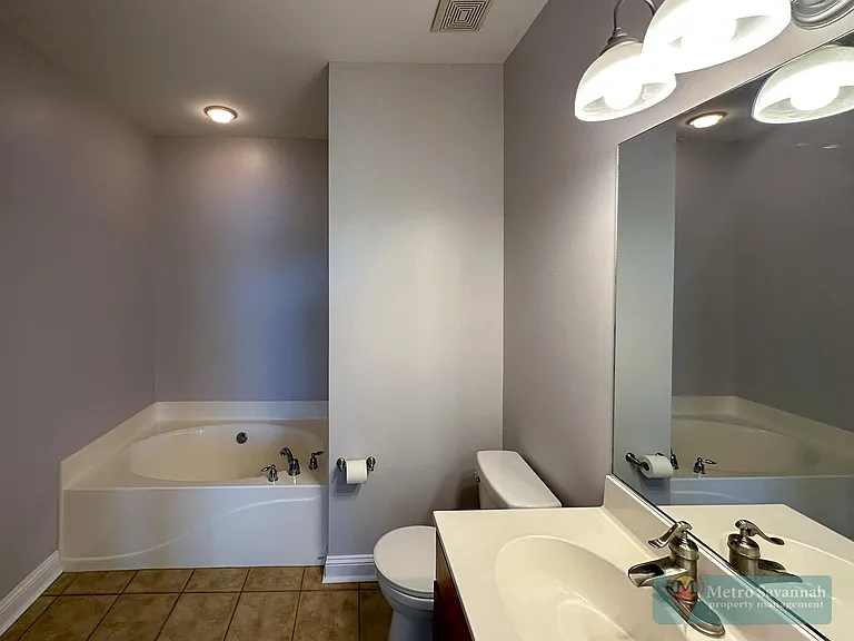 303 Lake View Dr — Photo 17