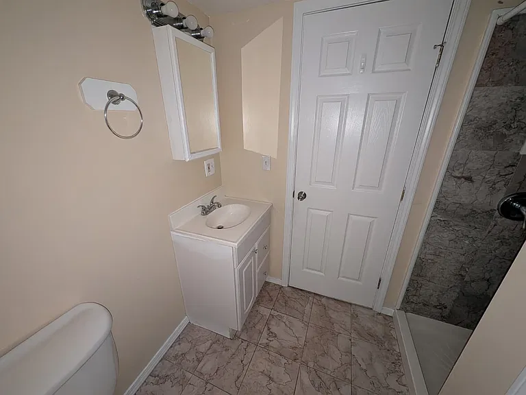23 Brown St #C — Photo 9