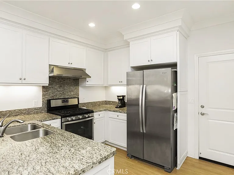 41 Kempton — Photo 13