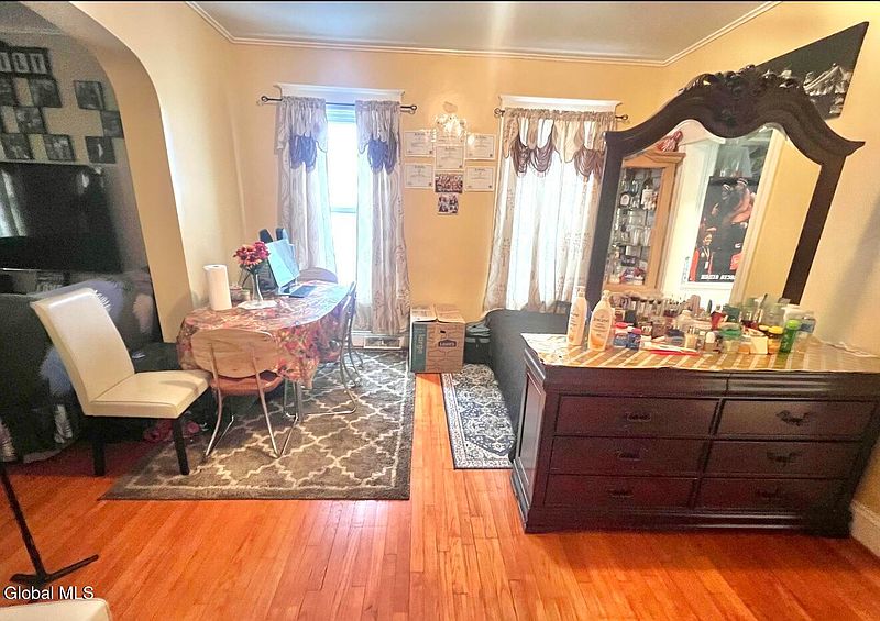 4th image of 309 McClellan Street