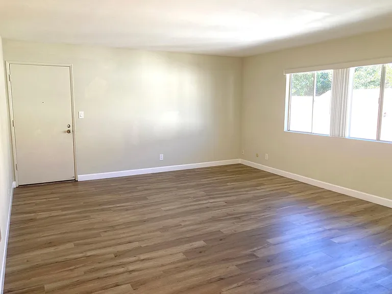 320 North Monterey Street — Photo 12