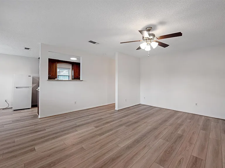 910 Judiway St — Photo 3