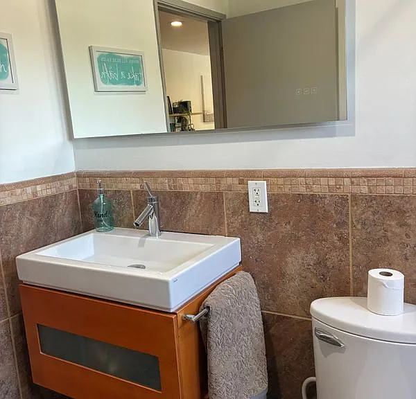 2440 N Gower St #B — Photo 14