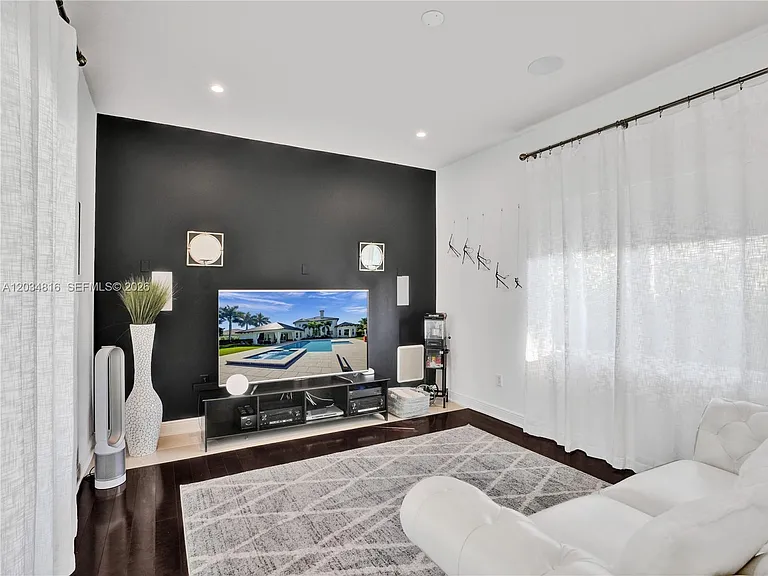 14321 Jockey Cir N — Photo 45