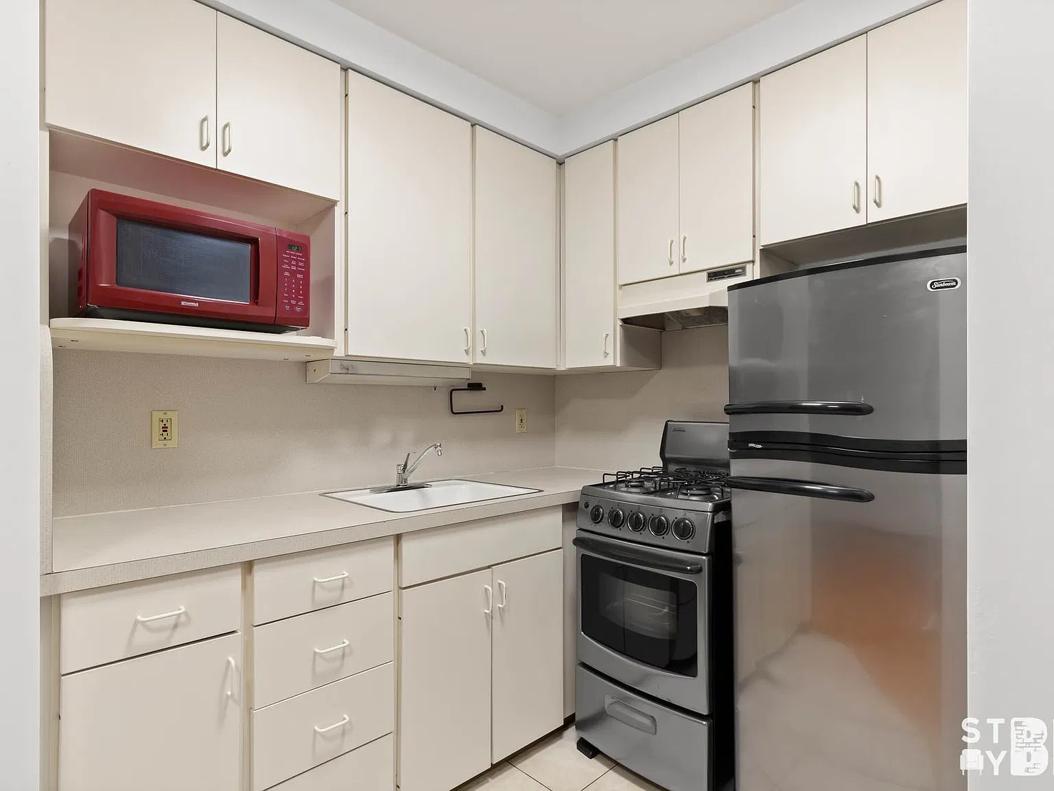 8 Clark Street — Photo 4
