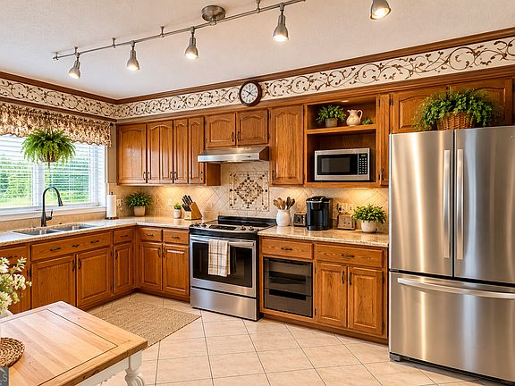 3rd image of 455 Wildwood Dr