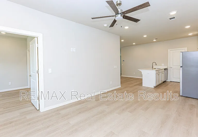 1401 Poigai Way #1 — Photo 14