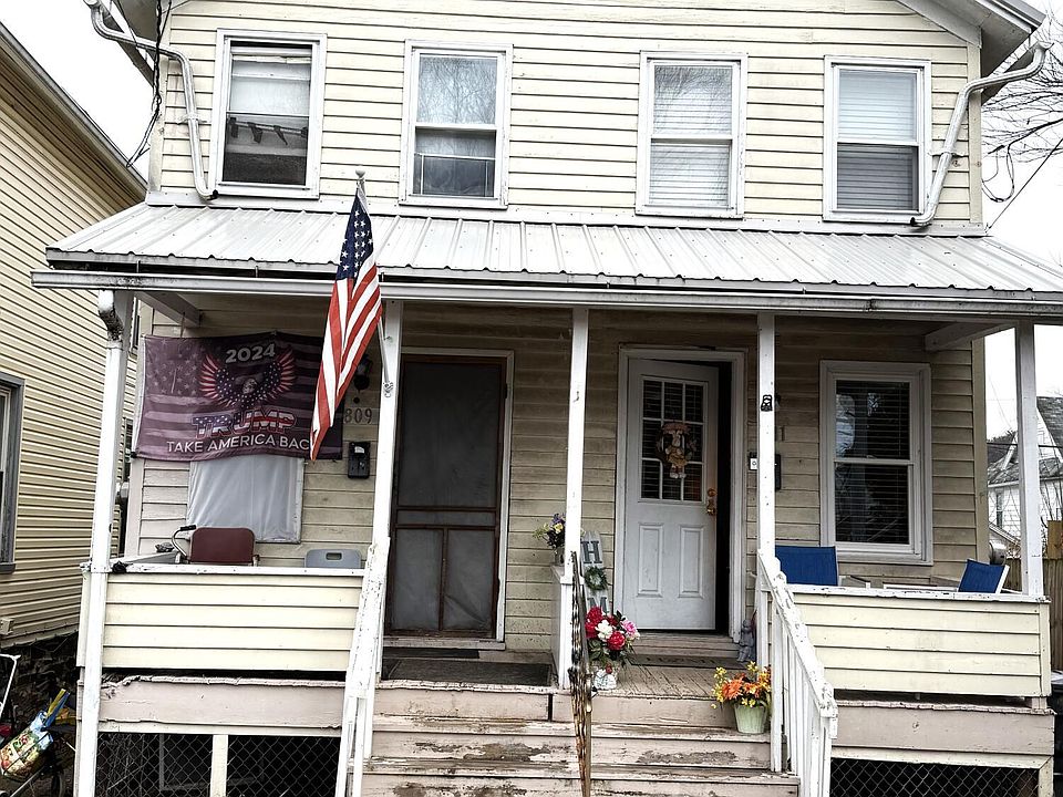 2nd image of 809 Center St #811