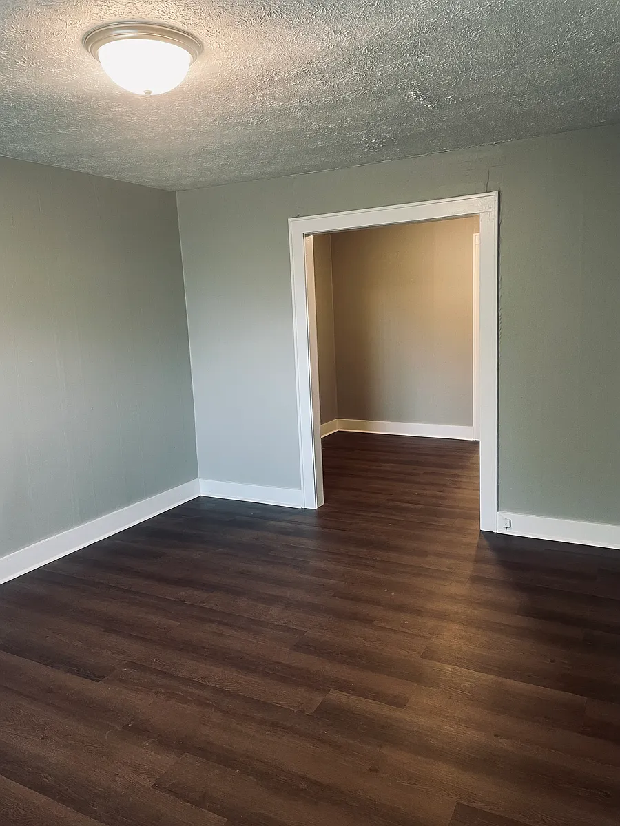 Livingroom - 423 E 23rd St