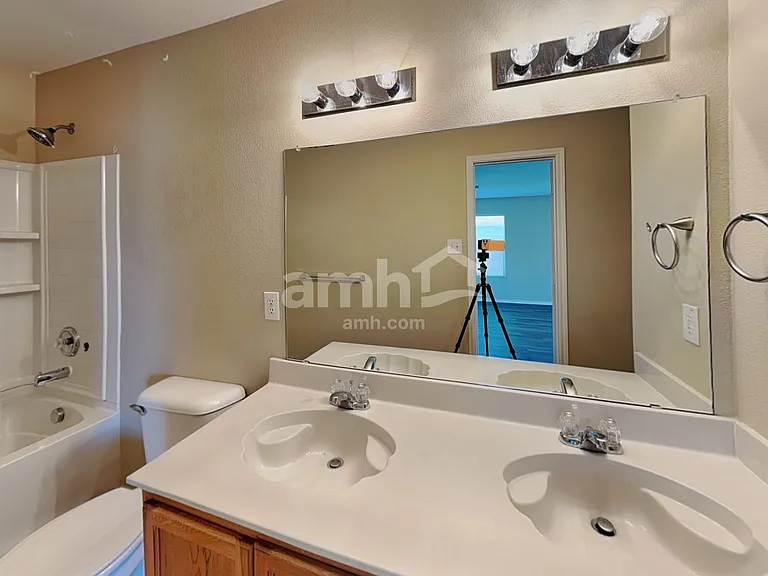 1704 Diamond Lake Trl — Photo 13