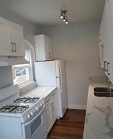 Building Photo - 125 W Palmer Ave #7